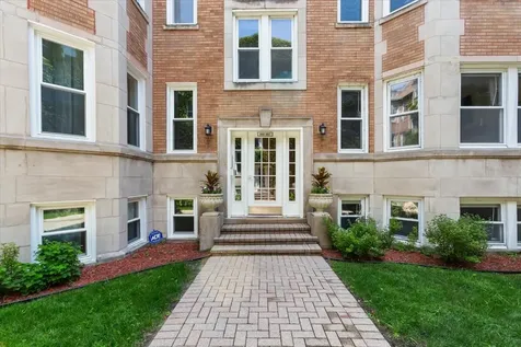 867 West Cornelia Avenue Chicago IL 60657