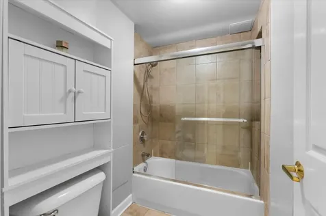 867 West Cornelia Avenue Chicago IL 60657