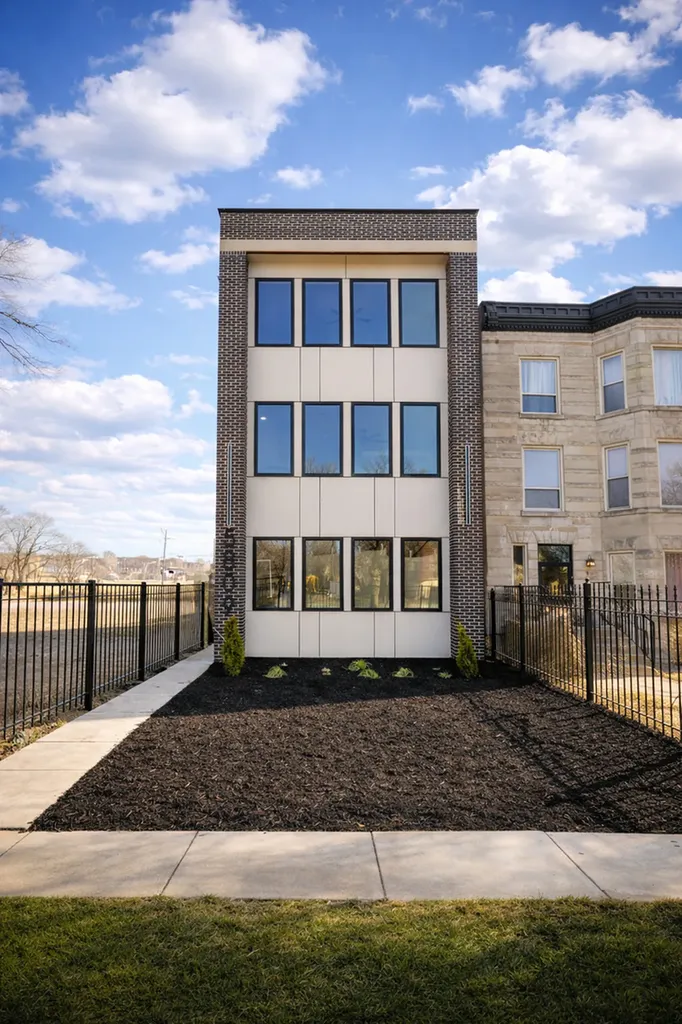 5809 South Indiana Avenue Chicago IL 60637