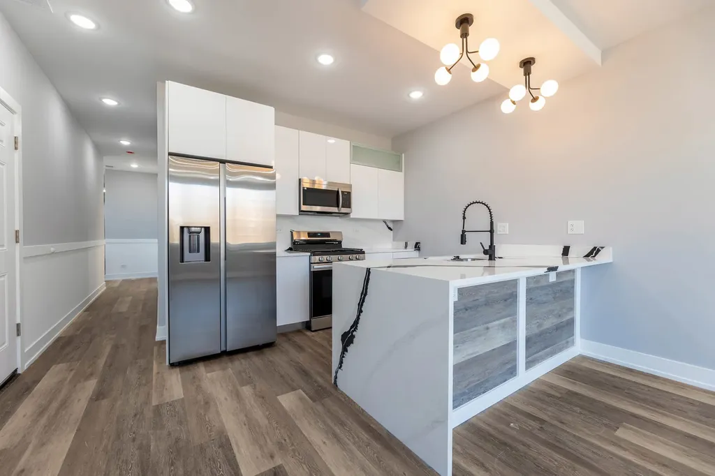 5809 South Indiana Avenue Chicago IL 60637