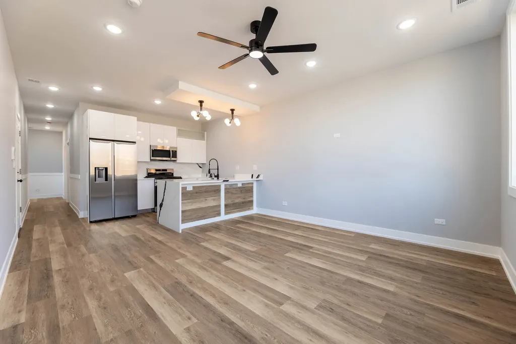 5809 South Indiana Avenue Chicago IL 60637