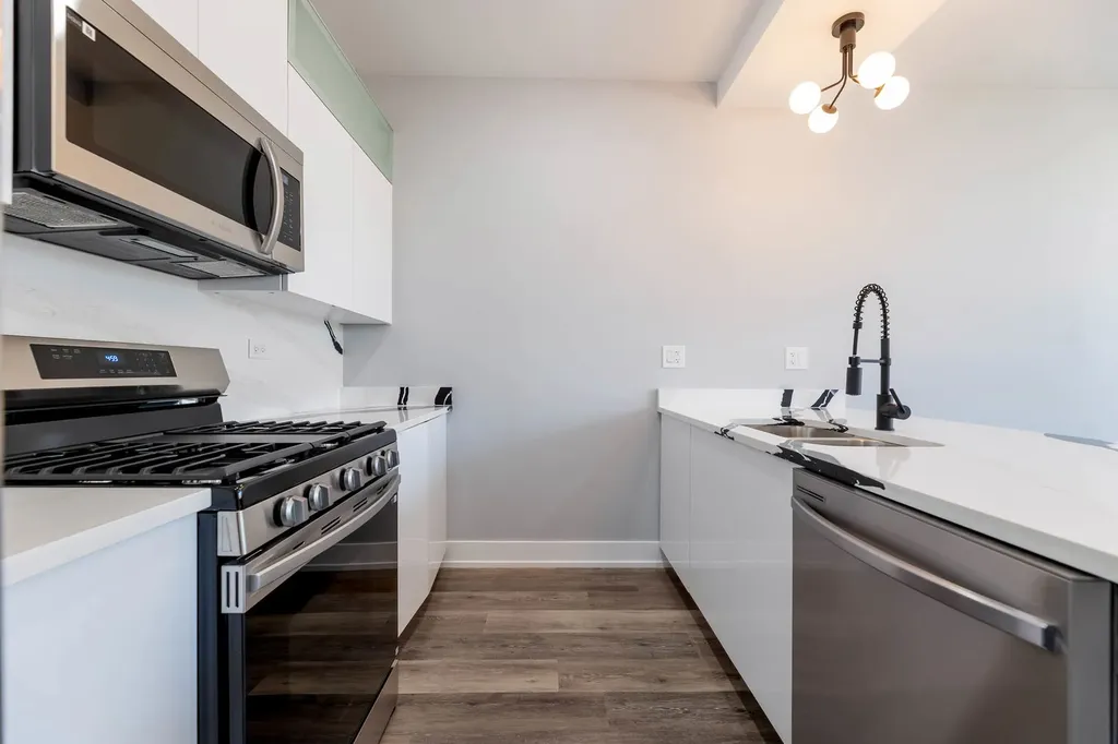 5809 South Indiana Avenue Chicago IL 60637