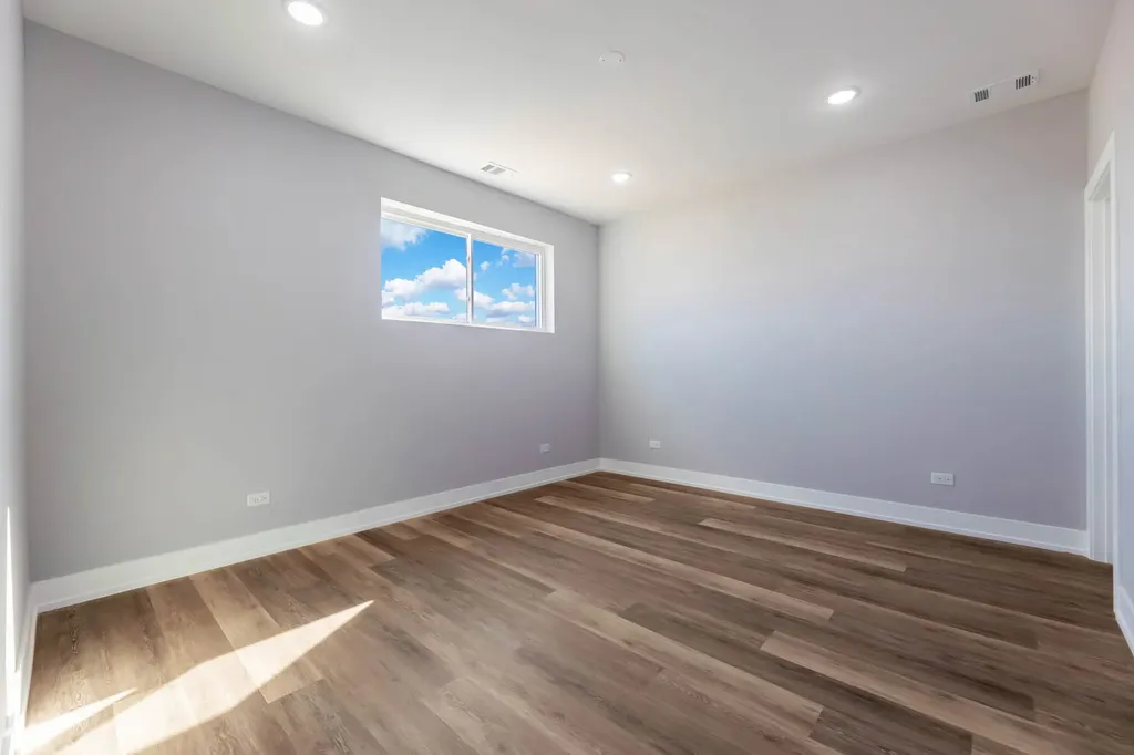 5809 South Indiana Avenue Chicago IL 60637