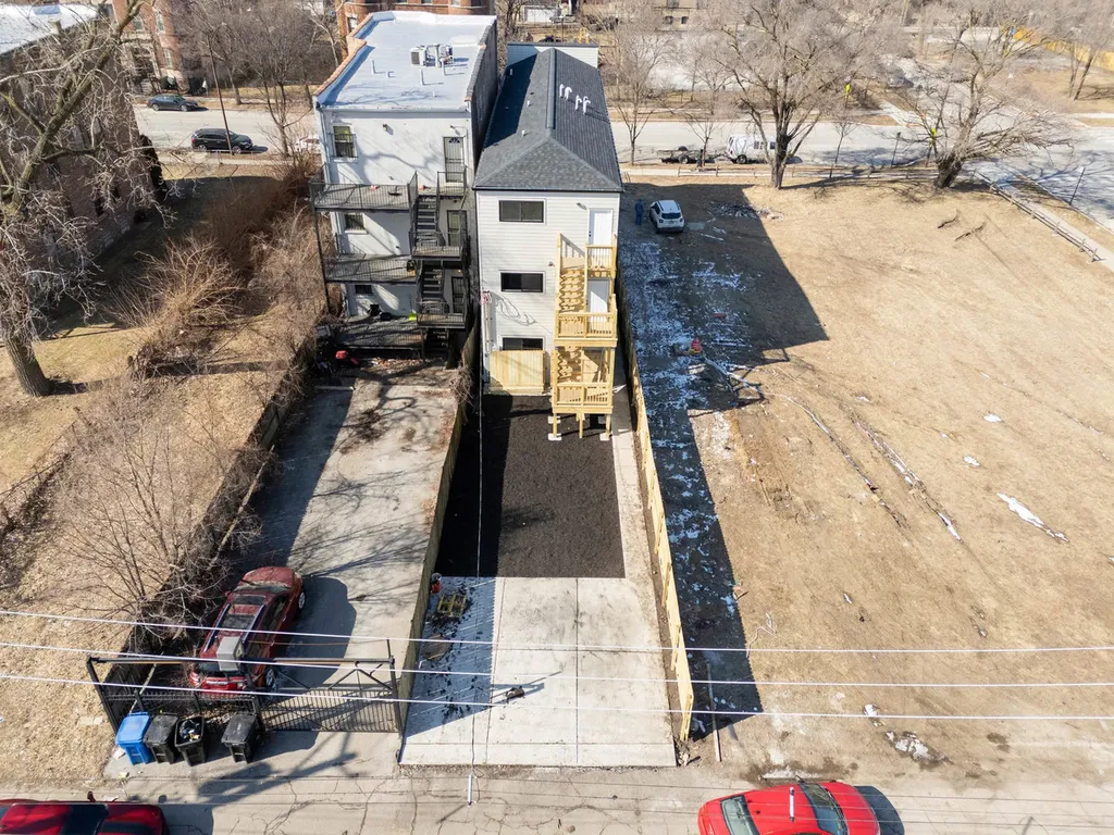 5809 South Indiana Avenue Chicago IL 60637