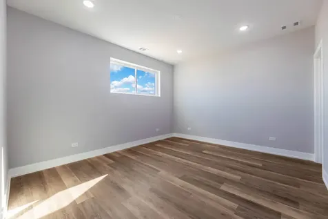 5809 South Indiana Avenue Chicago IL 60637