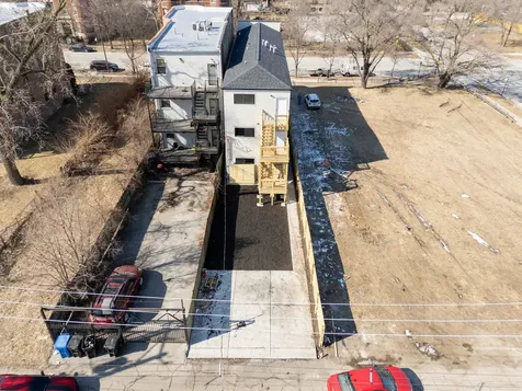 5809 South Indiana Avenue Chicago IL 60637