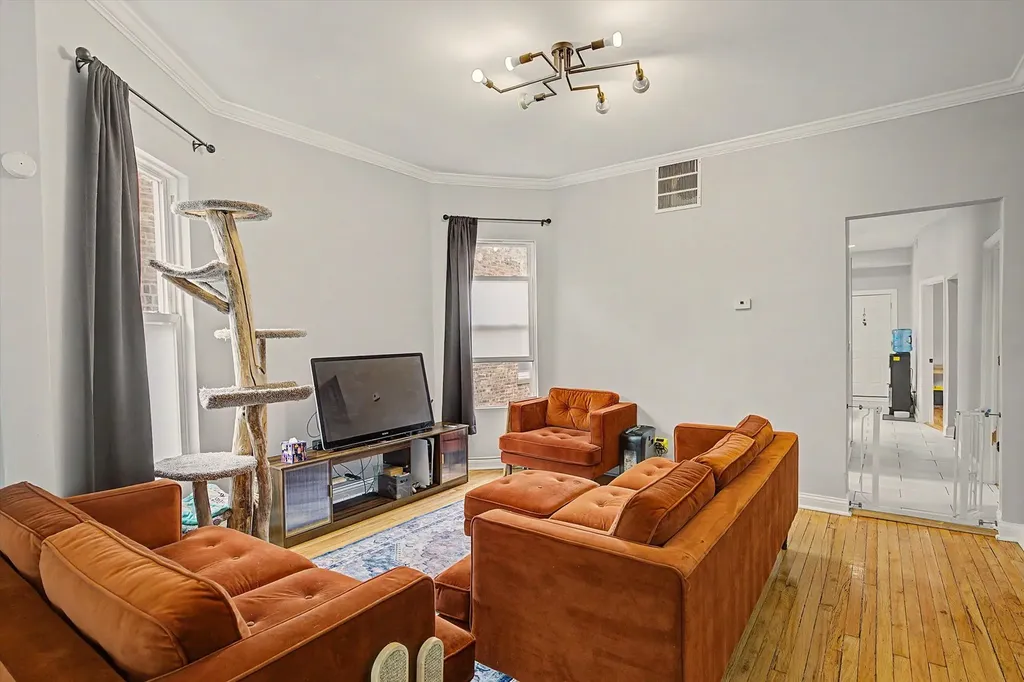 5932 South Elizabeth Street Chicago IL 60636