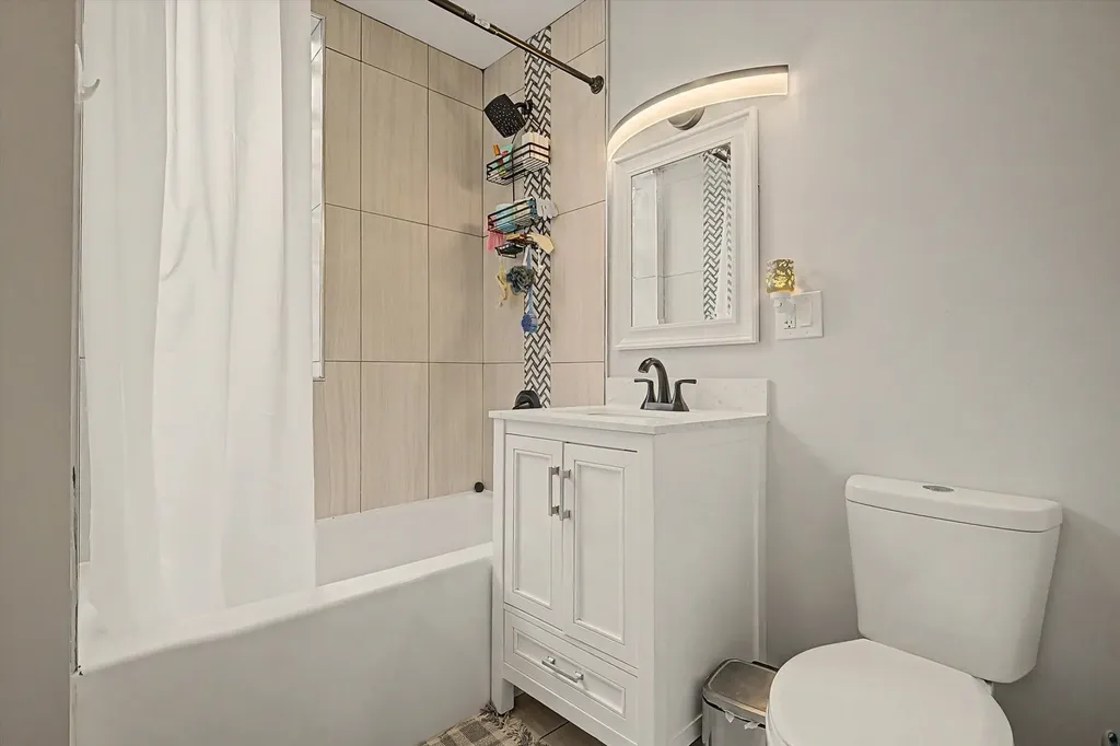 5932 South Elizabeth Street Chicago IL 60636