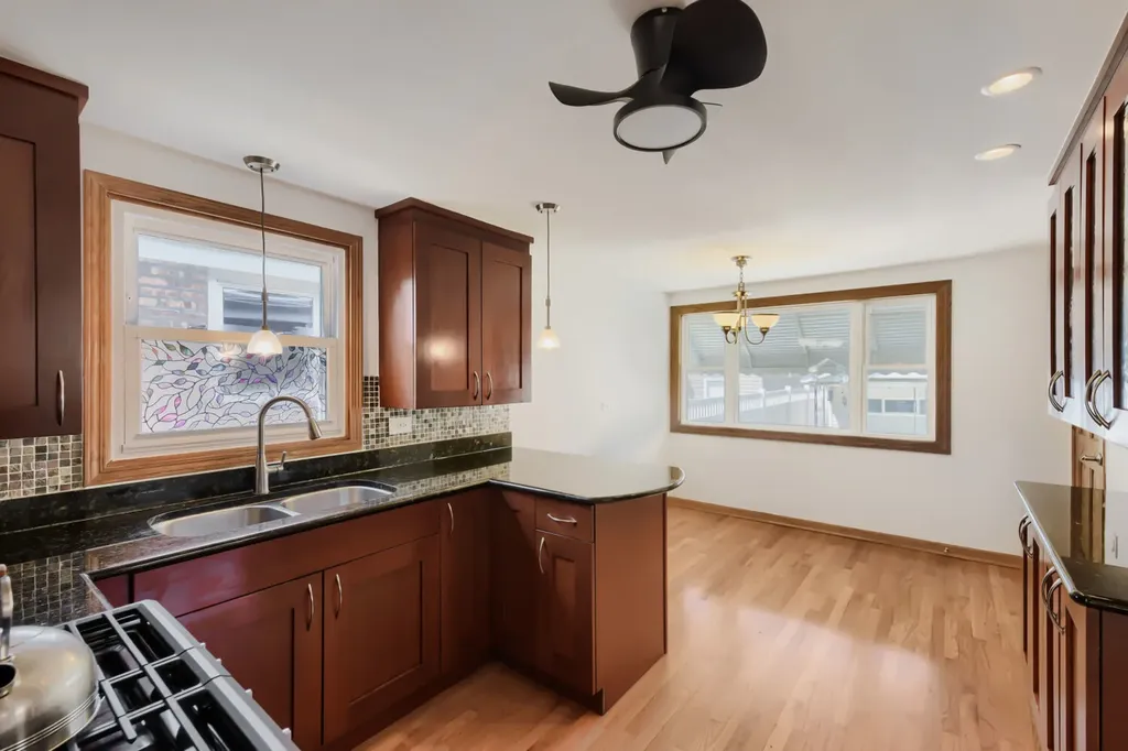5122 South Normandy Avenue Chicago IL 60638