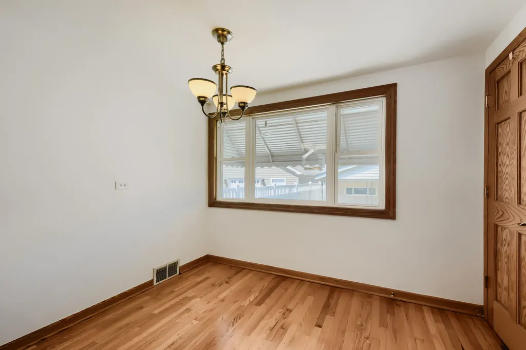 5122 South Normandy Avenue Chicago IL 60638