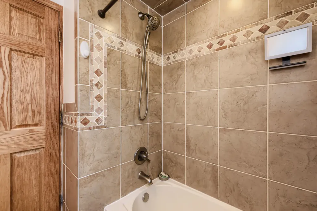 5122 South Normandy Avenue Chicago IL 60638