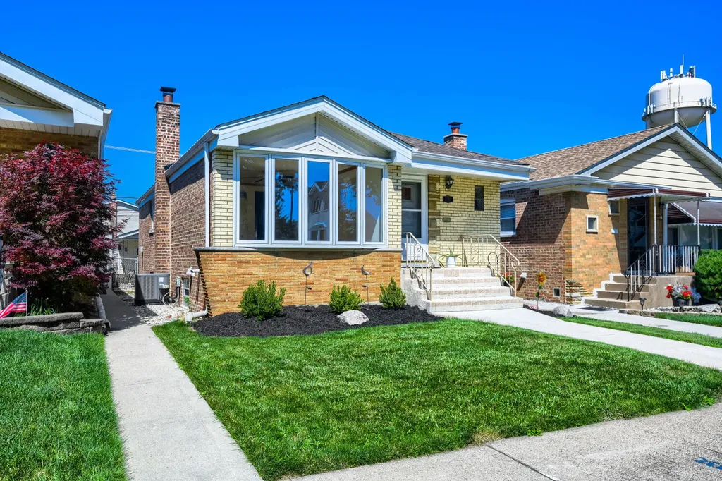 5122 South Normandy Avenue Chicago IL 60638