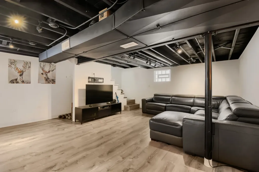 5122 South Normandy Avenue Chicago IL 60638