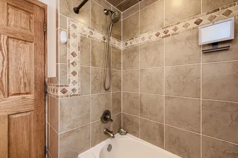 5122 South Normandy Avenue Chicago IL 60638