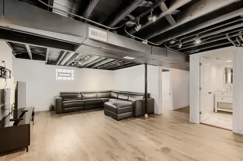 5122 South Normandy Avenue Chicago IL 60638