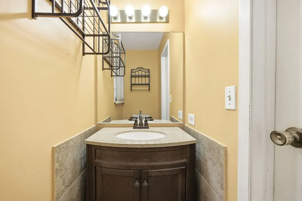 1359 Auburn Avenue Naperville IL 60565