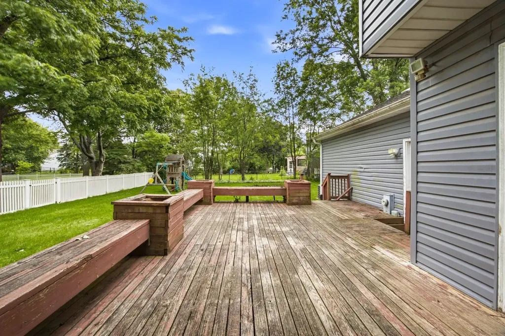 1359 Auburn Avenue Naperville IL 60565