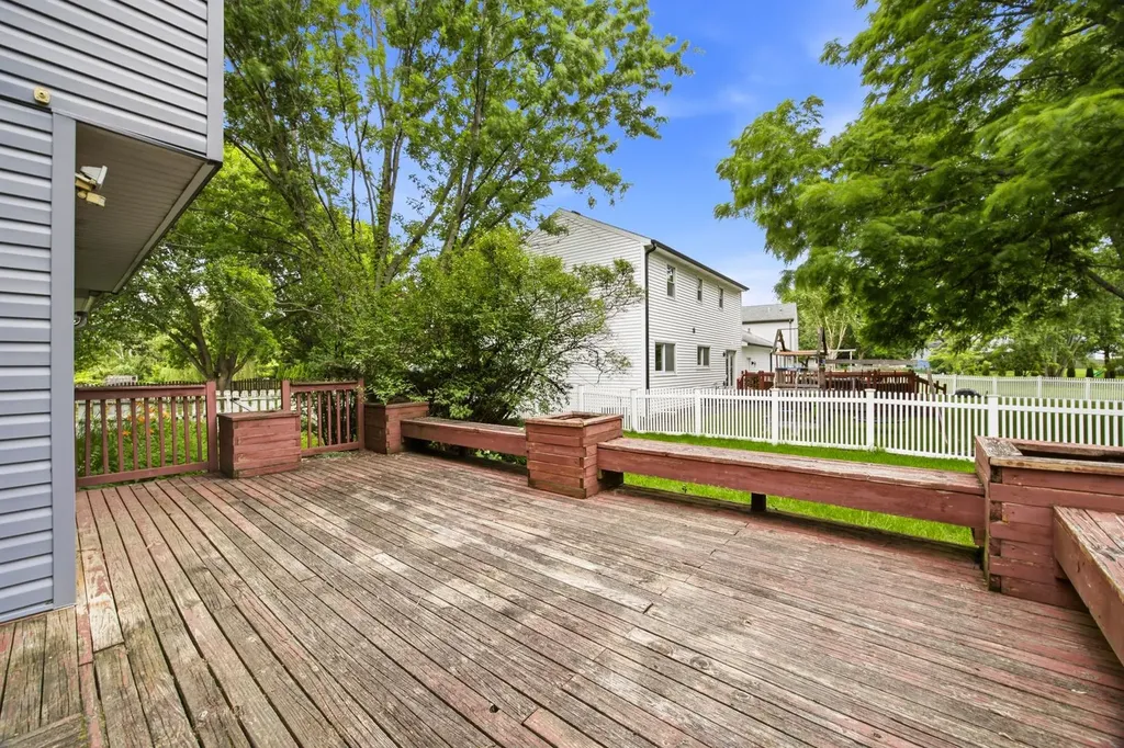 1359 Auburn Avenue Naperville IL 60565