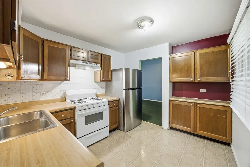 1359 Auburn Avenue Naperville IL 60565