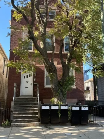 712 West 17th Street Chicago IL 60616