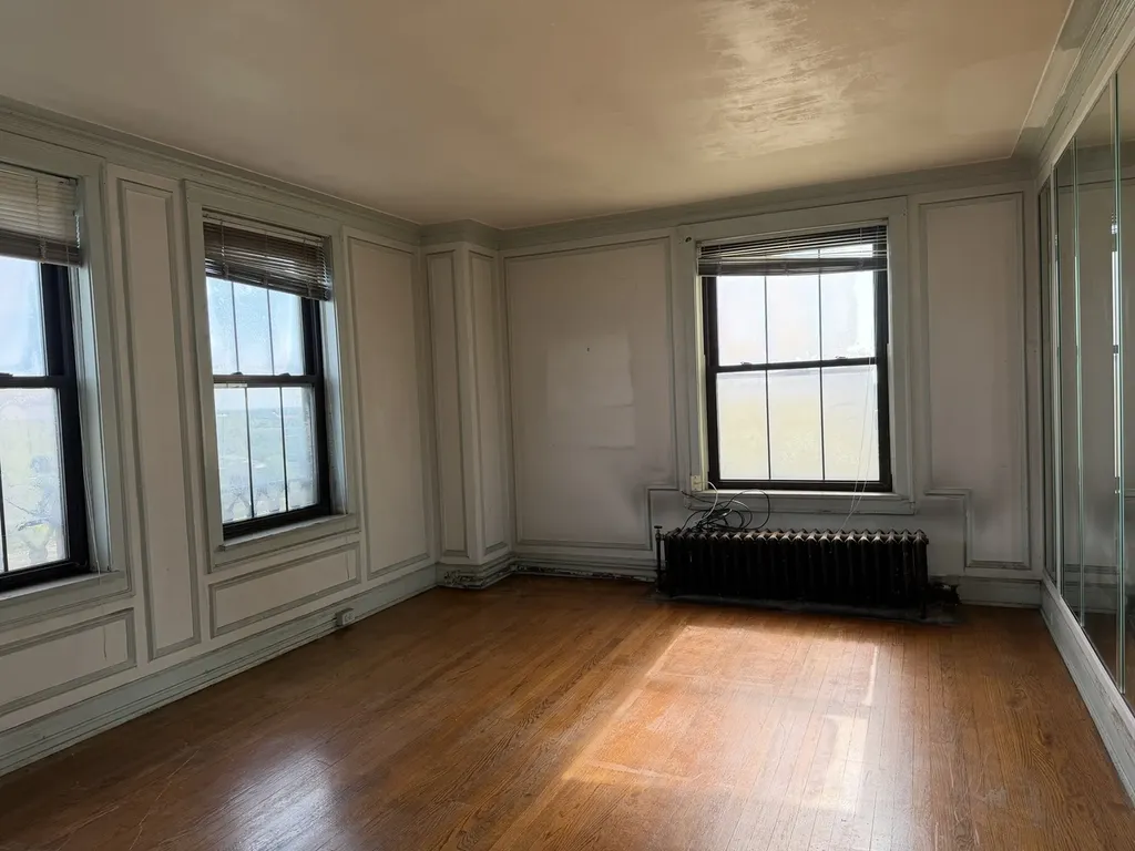 5555 South Everett Avenue Chicago IL 60637