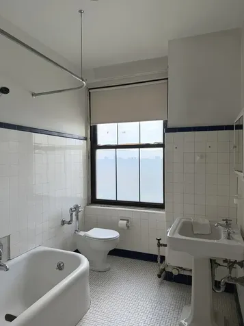 5555 South Everett Avenue Chicago IL 60637