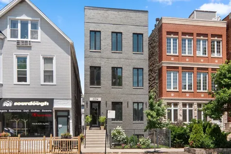 2254 West Roscoe Street Chicago IL 60618