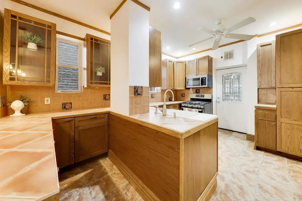 6108 South Kimbark Avenue Chicago IL 60637