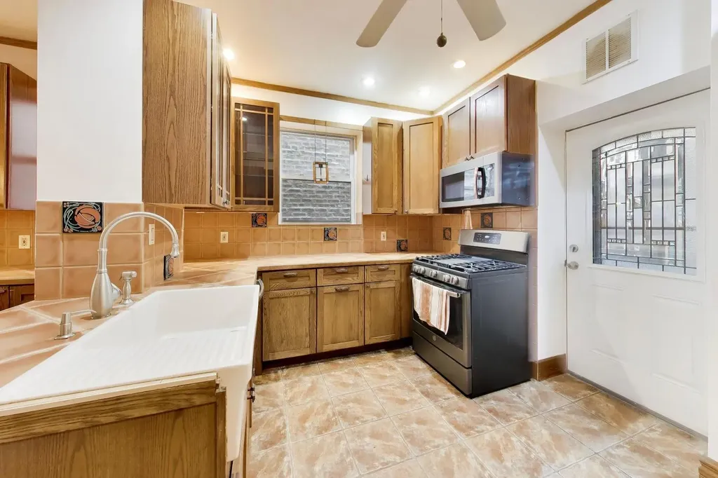 6108 South Kimbark Avenue Chicago IL 60637