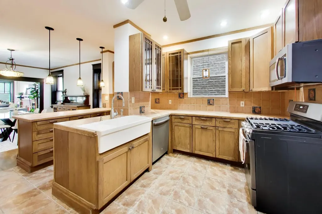 6108 South Kimbark Avenue Chicago IL 60637