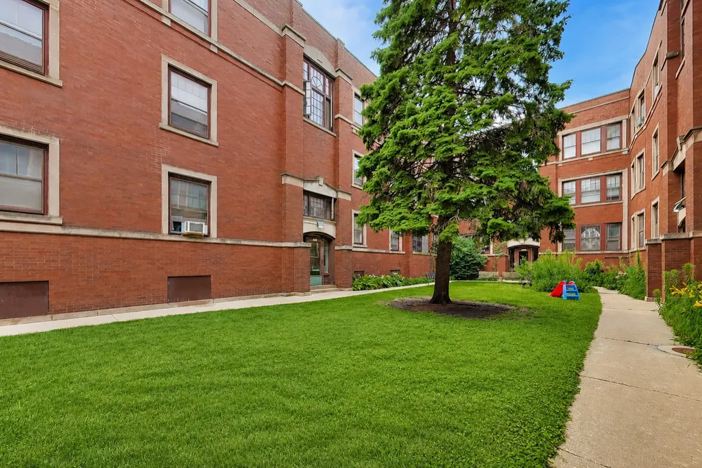 6108 South Kimbark Avenue Chicago IL 60637
