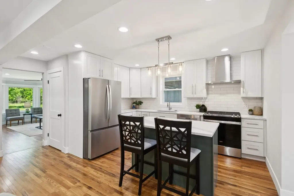 3737 North Cumberland Avenue Chicago IL 60634