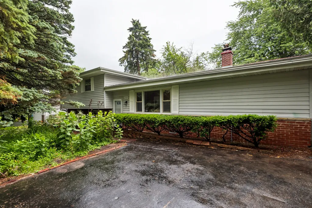 1819 Elmwood Drive Lindenhurst IL 60046
