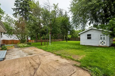 1819 Elmwood Drive Lindenhurst IL 60046