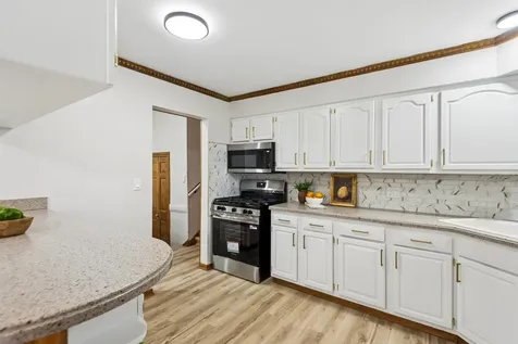 1819 Elmwood Drive Lindenhurst IL 60046