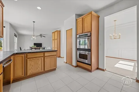 2812 Plante Road North Aurora IL 60542