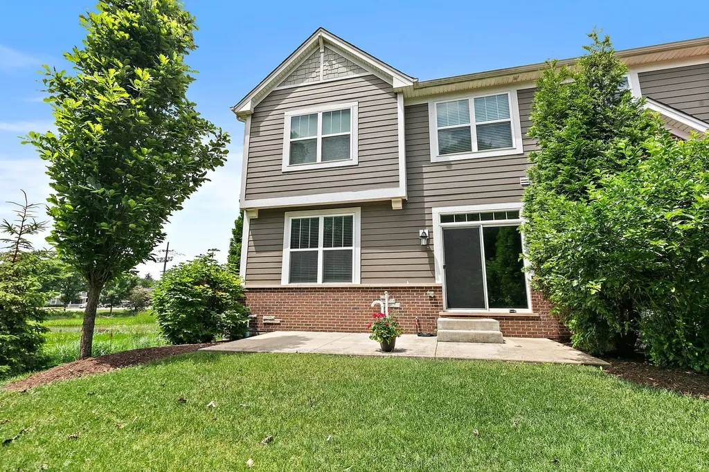 4275 Fiona Lane Lisle IL 60532
