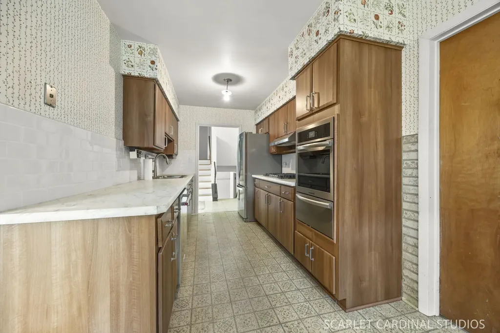 21W061 Kensington Road Lombard IL 60148