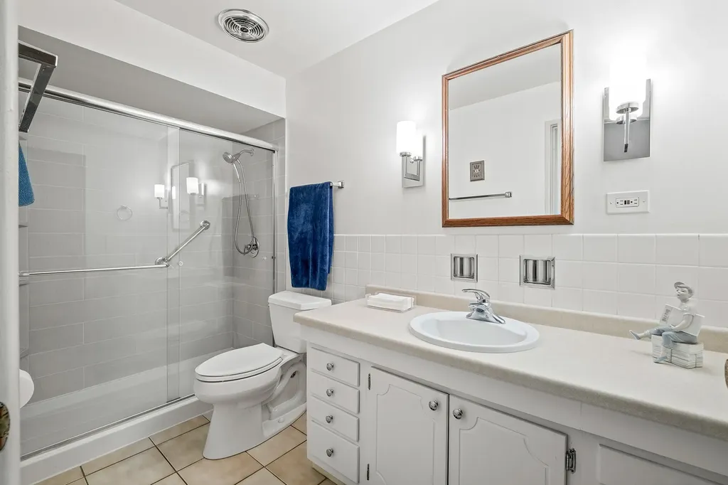 3913 Saratoga Avenue Downers Grove IL 60515