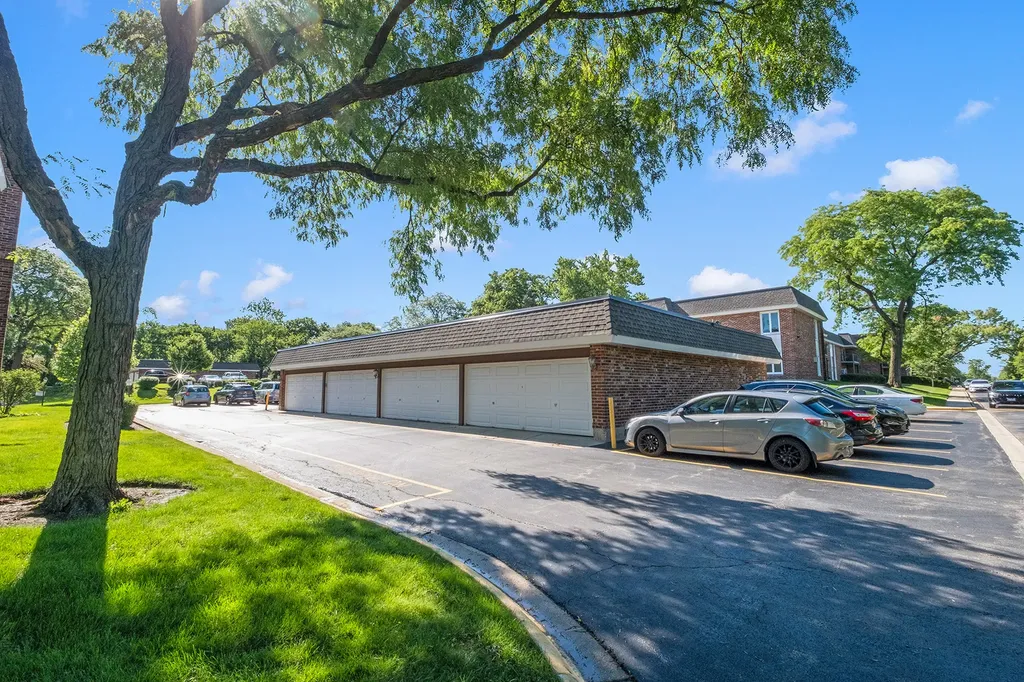 3913 Saratoga Avenue Downers Grove IL 60515