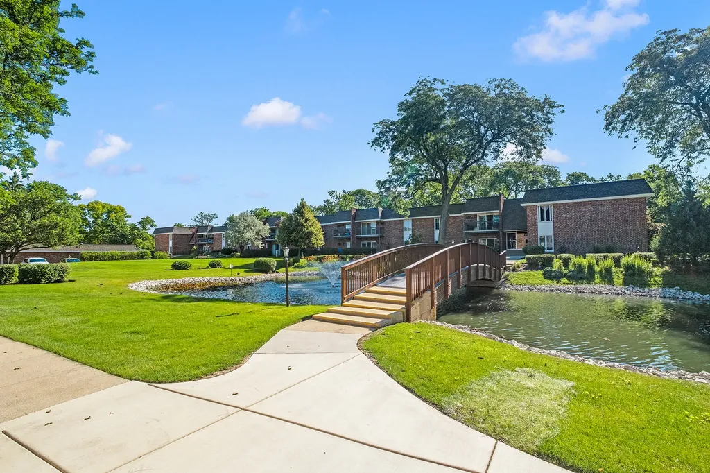 3913 Saratoga Avenue Downers Grove IL 60515