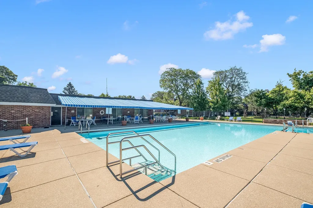 3913 Saratoga Avenue Downers Grove IL 60515