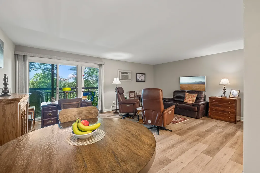 3913 Saratoga Avenue Downers Grove IL 60515
