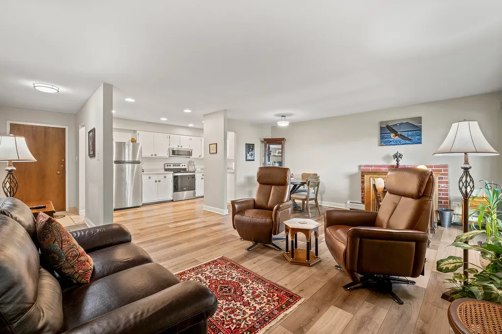 3913 Saratoga Avenue Downers Grove IL 60515