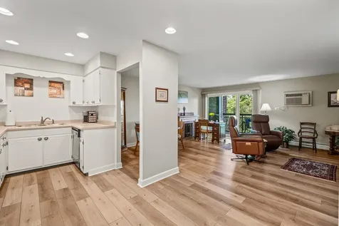 3913 Saratoga Avenue Downers Grove IL 60515