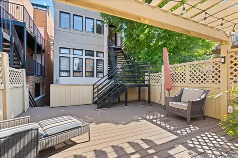 930 West Wolfram Street Chicago IL 60657