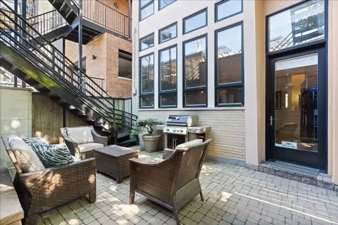 930 West Wolfram Street Chicago IL 60657
