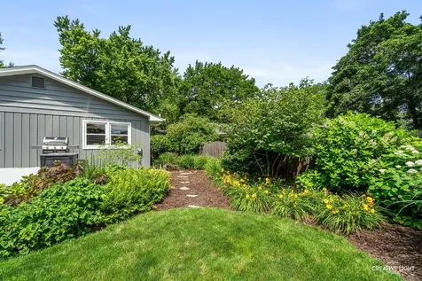 707 Maple Lane Batavia IL 60510