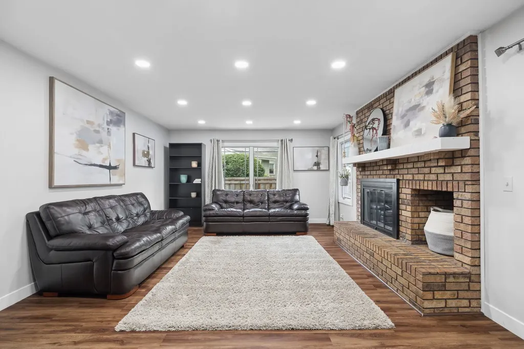 616 Edward Road Naperville IL 60540