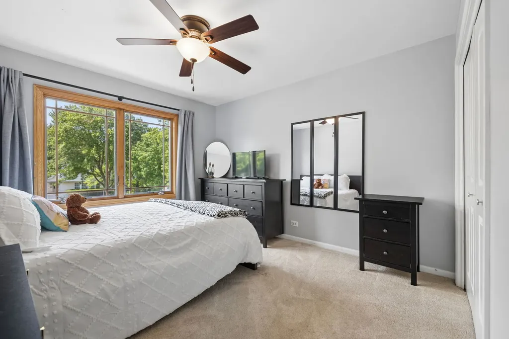 616 Edward Road Naperville IL 60540